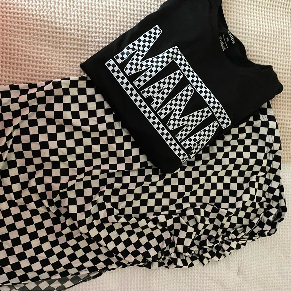 SHEIN Black and White Patterned Skirt